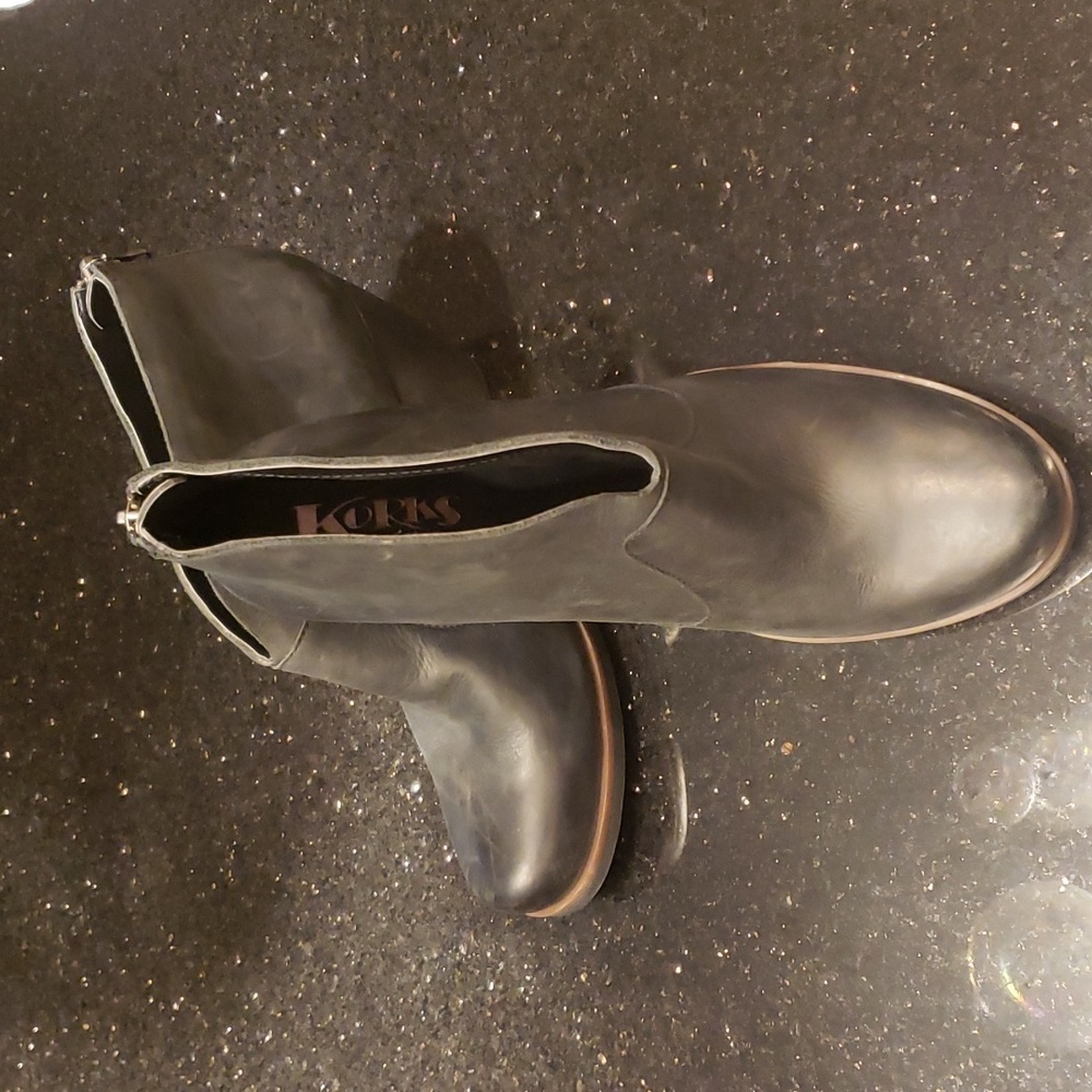 Korks Black Boots EUC